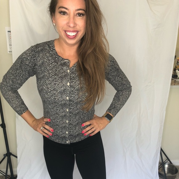 Zig Zag Printed Cardigan - Picture 2 of 3